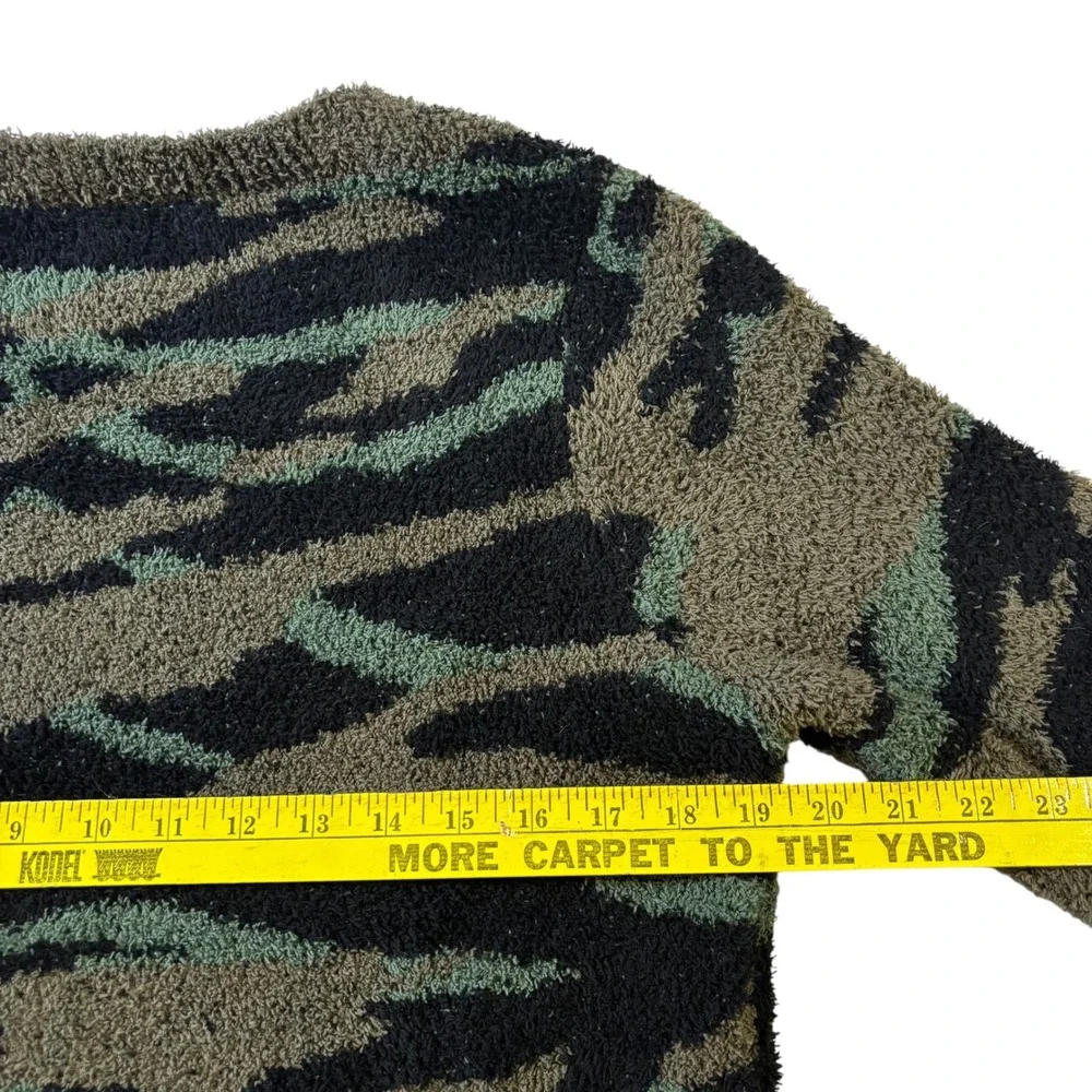Barefoot‎ Dreams CozyChic Camo Print Pullover Sweater Women's Small - Picture 9 of 12